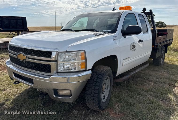 2012 Chevrolet Silverado 2500HD Ext. Cab flatbed pickup truck - EP0793