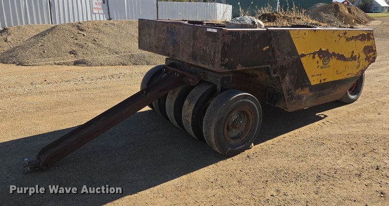 Bros Roll-O-Pactor pneumatic roller - ES2532