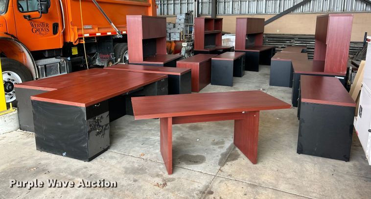 (14) desks - ET6611