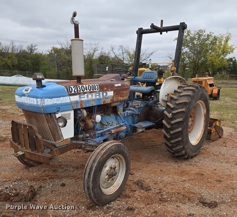 1983 Ford 3910 tractor - EU3944