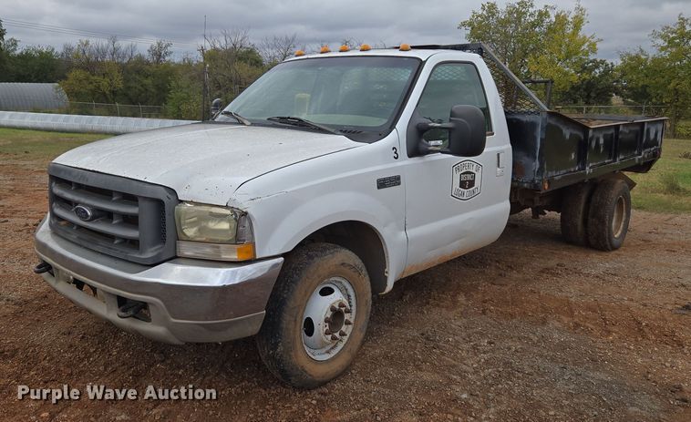 2001 Ford F350 Super Duty XLT flatbed pickup truck - EU3953