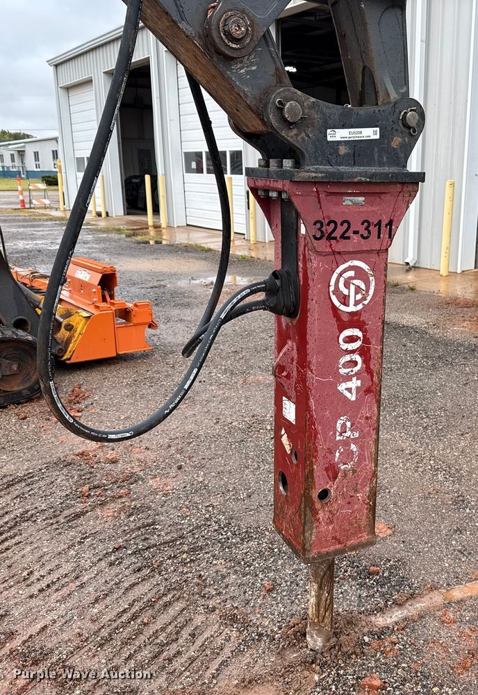 2018 CP 400 breaker - EU5208