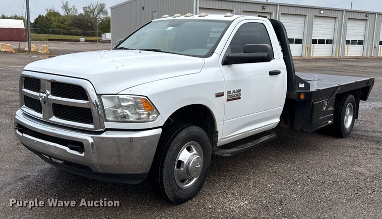 2013 Dodge Ram 3500 flatbed pickup truck - EU5226