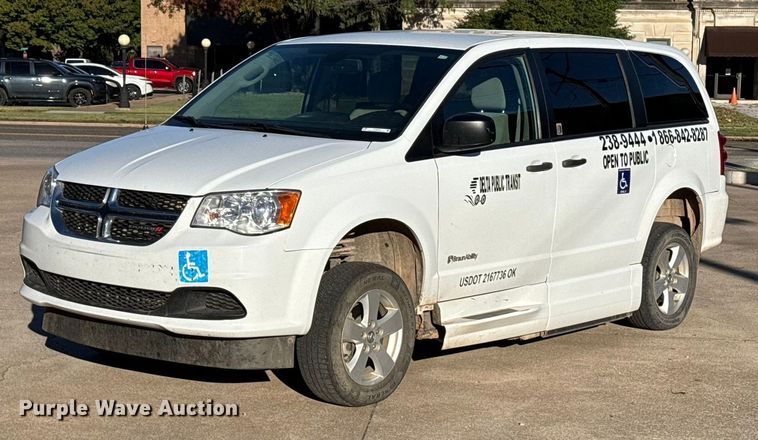 2019 Dodge Grand Caravan handicap accessible van - EU5228