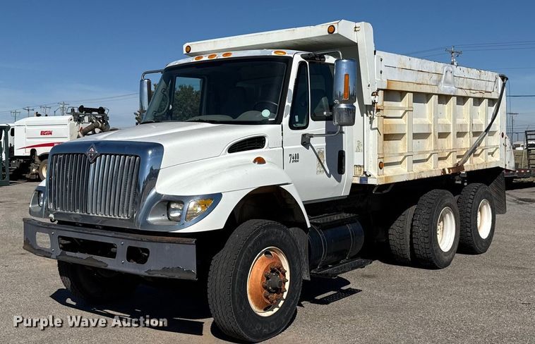 2003 International 7400 dump truck - EU5317