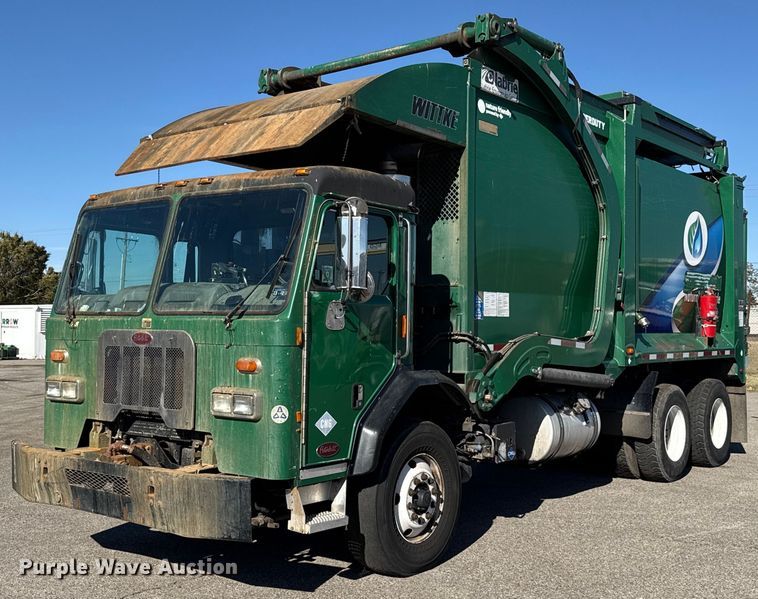 2016 Peterbilt 320 refuse truck - EU5322