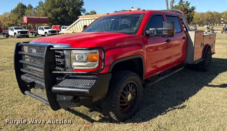 2018 GMC Sierra 3500HD Crew Cab utility bed pickup truck - DJ7954