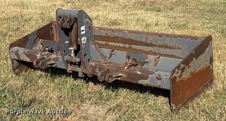 84" W box blade - DJ7966