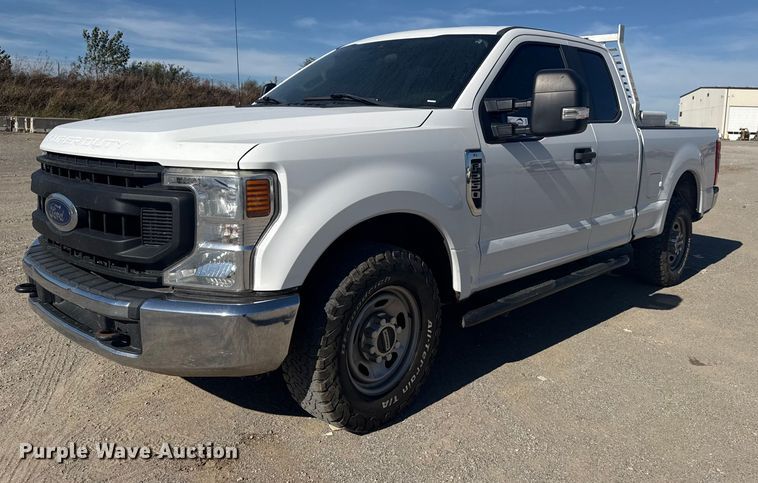 2020 Ford F-250 SuperCab pickup truck - DJ7990