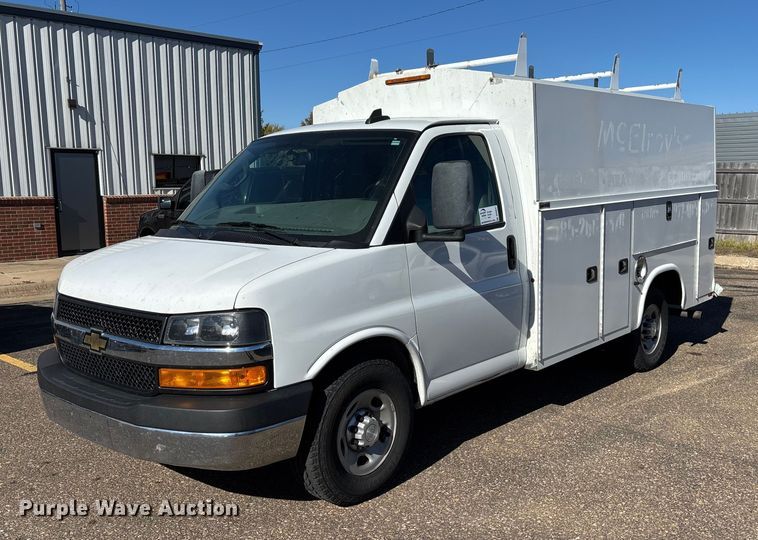 2018 Chevrolet Express 3500 utility van - DK0047