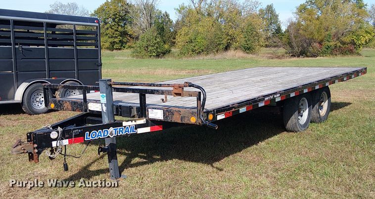 2013 Load Trail flatbed trailer - DU3748
