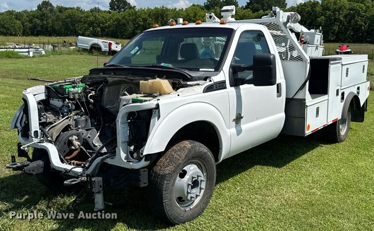 2012 Ford F350 Super Duty utility bed pickup truck - DU9340