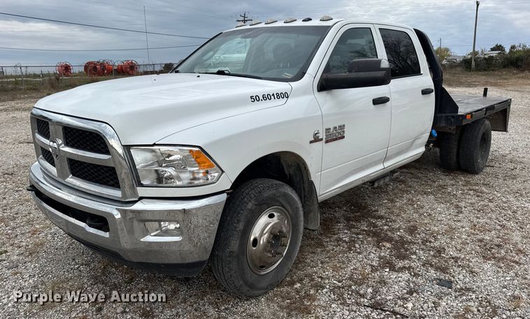 2018 RAM 3500HD Crew Cab flatbed pickup truck - DW6648