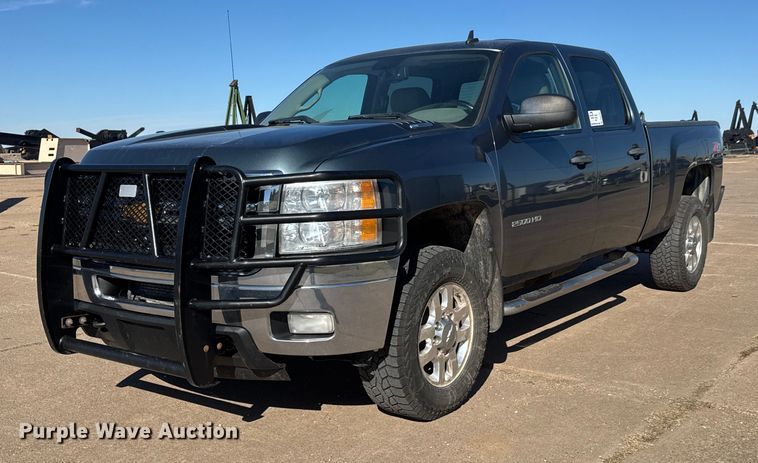2014 Chevrolet Silverado 2500HD LT Crew Cab pickup truck - DW6761