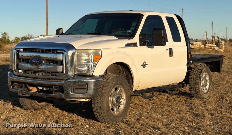 2015 Ford F250 Super Duty XLT SuperCab flatbed pickup truck - DX5867