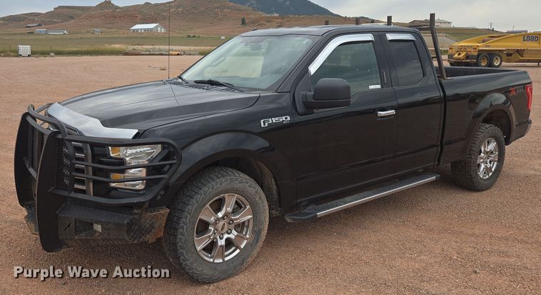 2016 Ford F150 XLT SuperCab pickup truck - DY1221