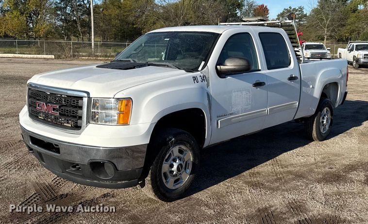 2011 GMC Sierra 2500HD Crew Cab pickup truck - DY8369