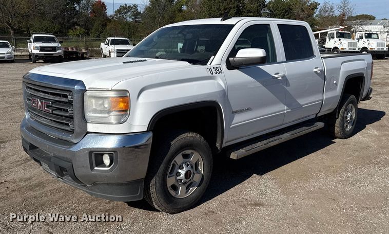 2015 GMC Sierra 2500HD SLE Crew Cab pickup truck - DY8371