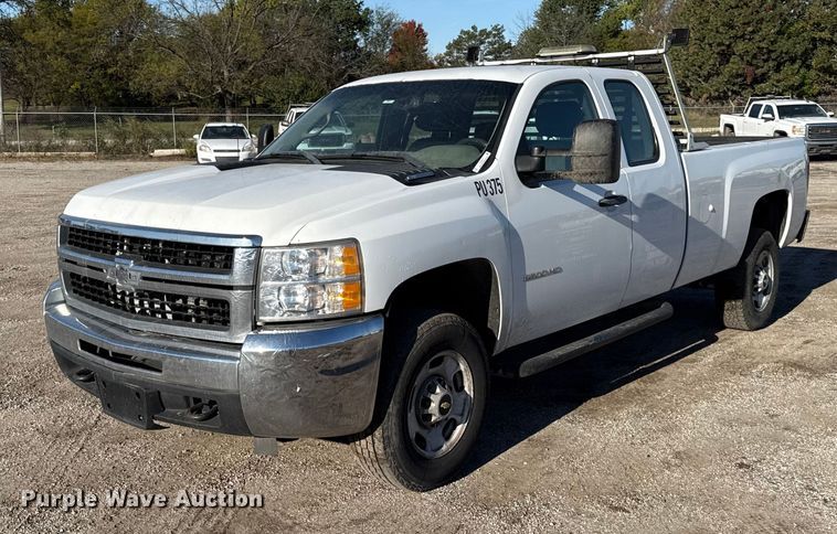 2011 Chevrolet Silverado 2500HD Ext. Cab pickup truck - DY8372