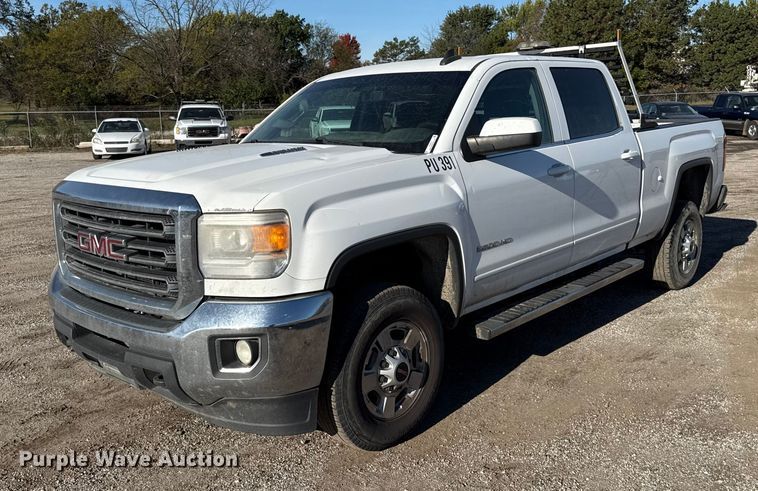 2015 GMC Sierra 2500HD SLE Crew Cab pickup truck - DY8373