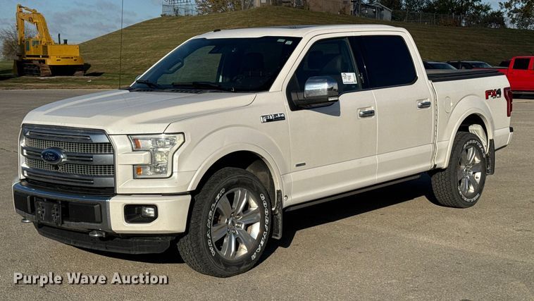 2016 Ford F150 Platinum SuperCrew pickup truck - EA2022