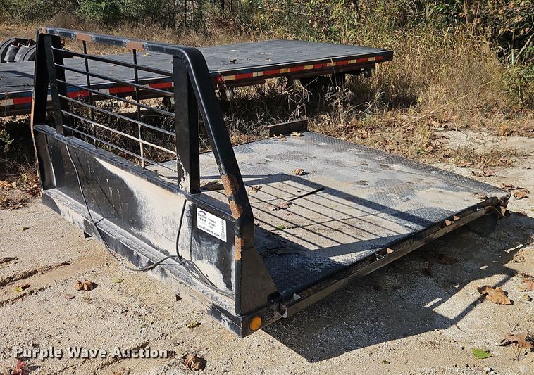 Hillsboro flatbed pickup truck bed - EB8424