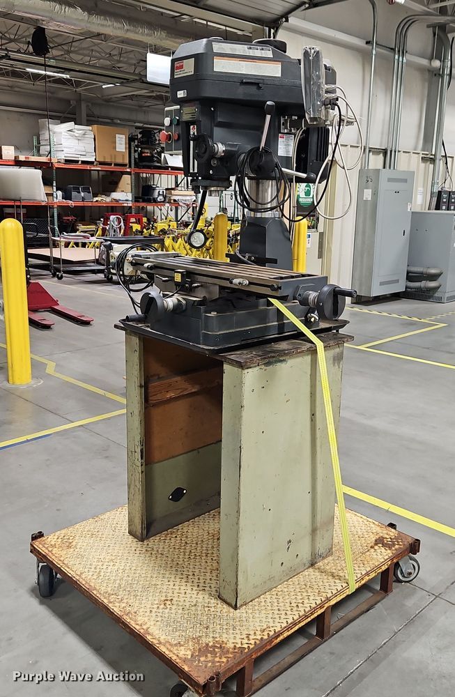 Dayton 2LKR1 milling machine - EB8434