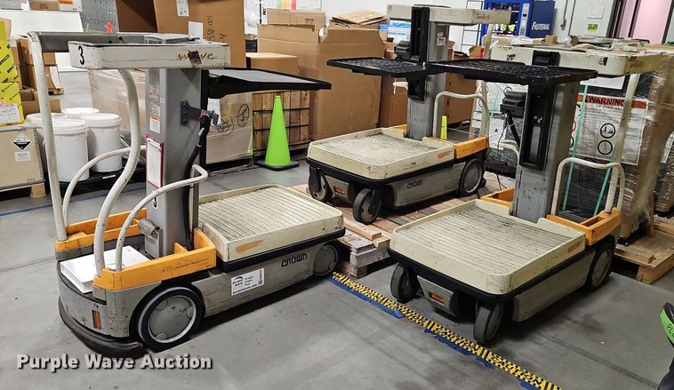 (3) Crown WAV50-118 vertical lifts - EB8435
