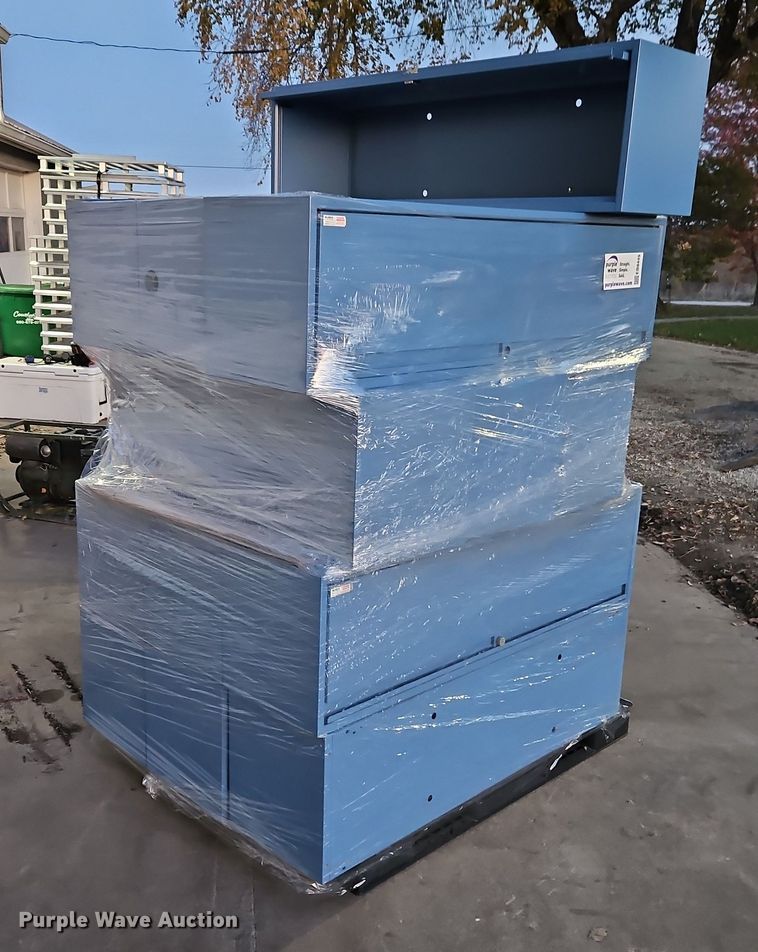 (13) Lista cabinets - EB8449