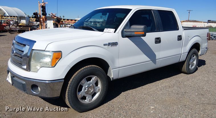 2011 Ford F150 SuperCrew pickup truck - EC1302