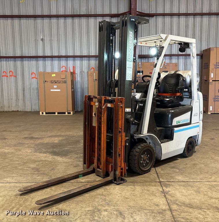 2017 UniCarriers CFS40 forklift - EC8133
