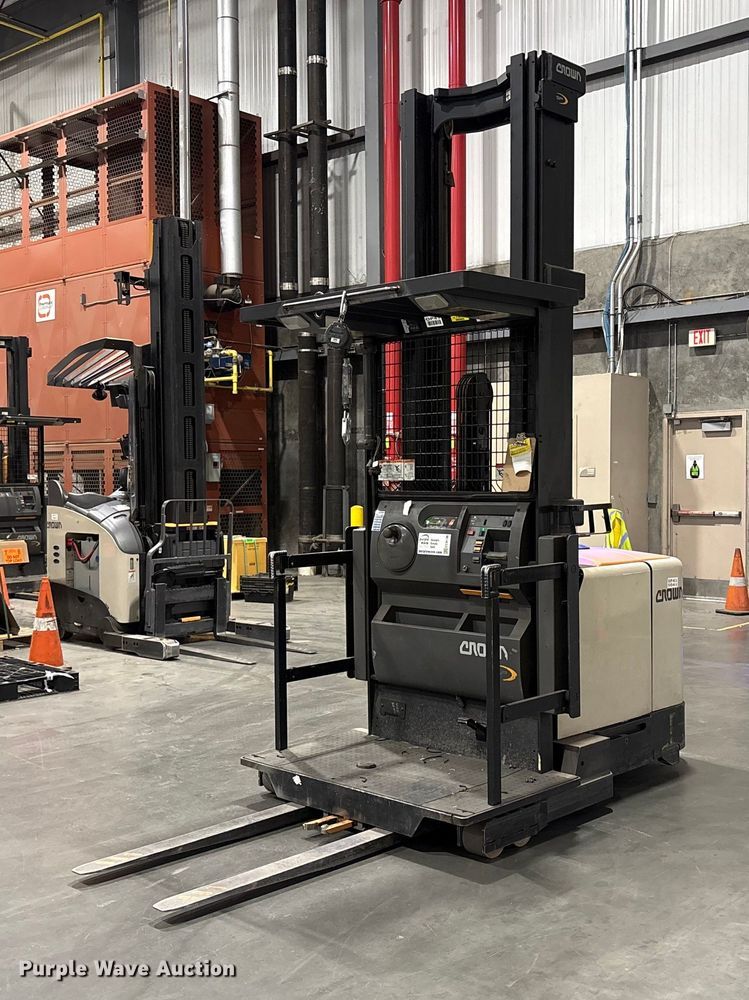 2018 Crown SP4050-30 order picker - EC8136