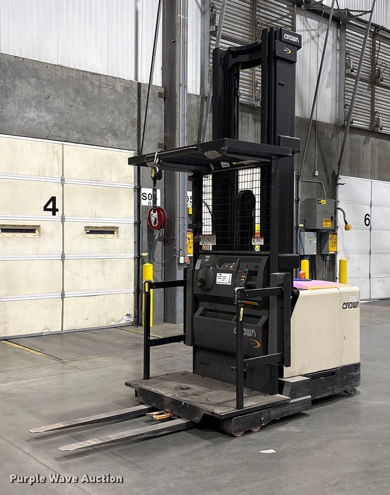 2018 Crown SP4050-30 order picker - EC8137