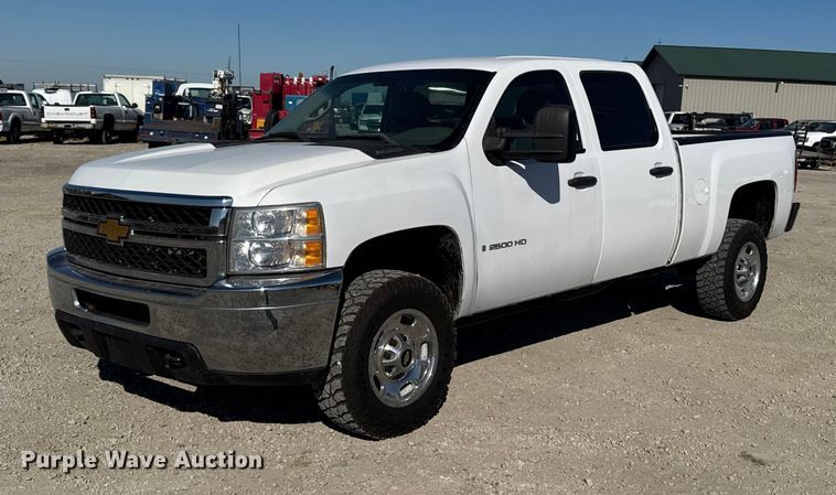 2012 Chevrolet Silverado 2500 HD Crew Cab pickup truck - ED1558