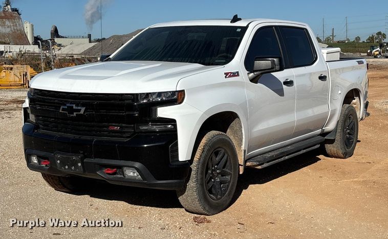 2020 Chevrolet Silverado 1500 LT Crew Cab pickup truck - ED2316