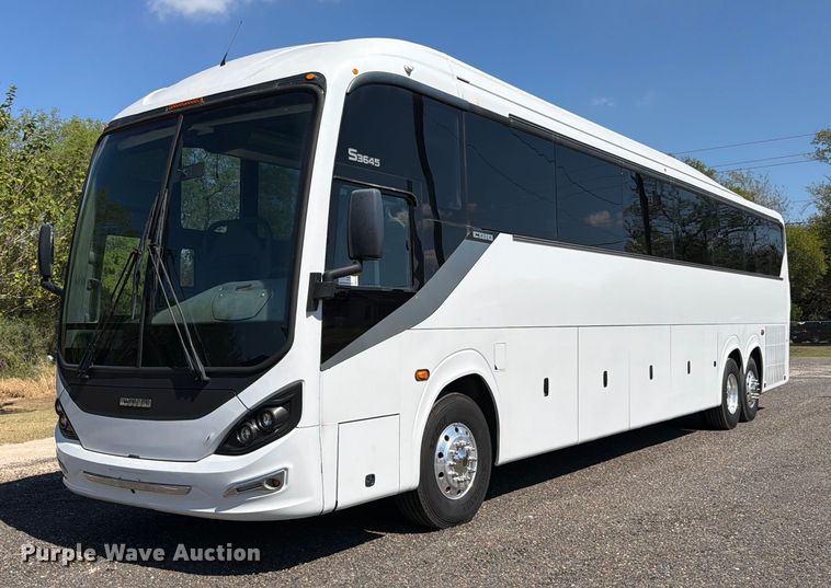 2014 Freightliner Giro 3600 coach bus - ED5984