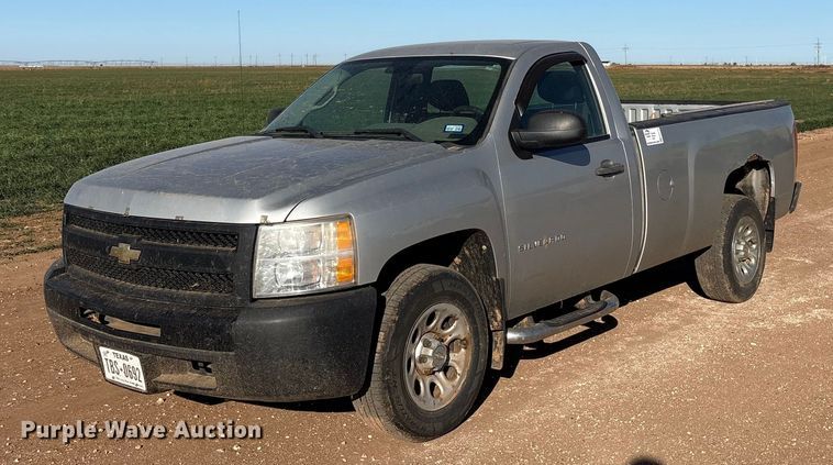 2010 Chevrolet Silverado 1500 pickup truck - EF6176