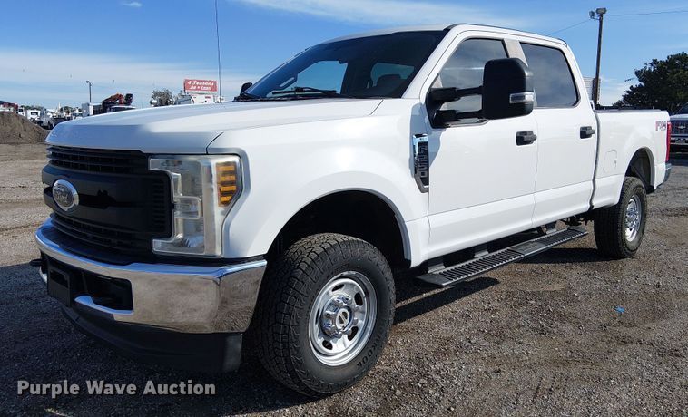 2019 Ford F250 Super Duty XL Crew Cab pickup truck - EG1694
