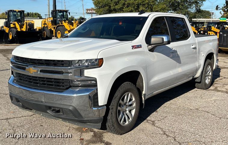 2020 Chevrolet Silverado 1500 LT Crew Cab pickup truck - EJ7703