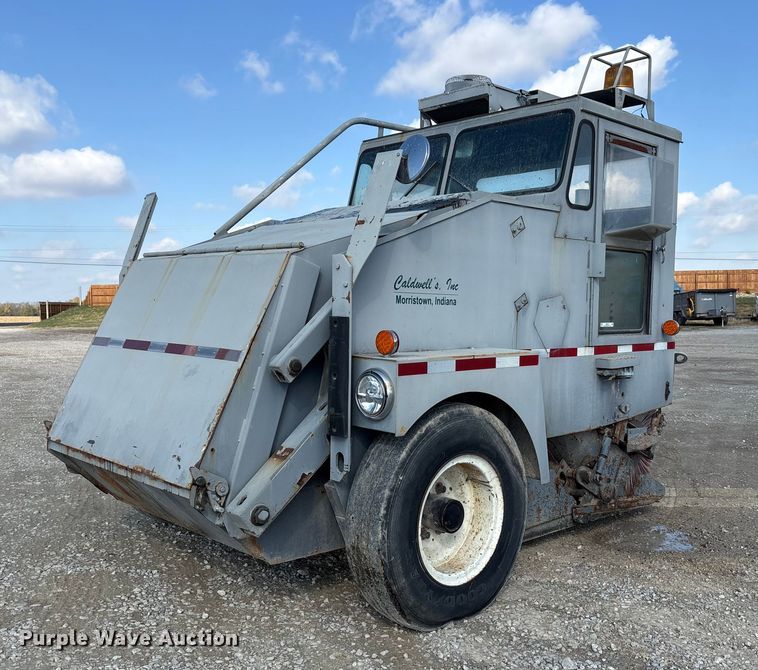 Elgin Pelican street sweeper - EM6152