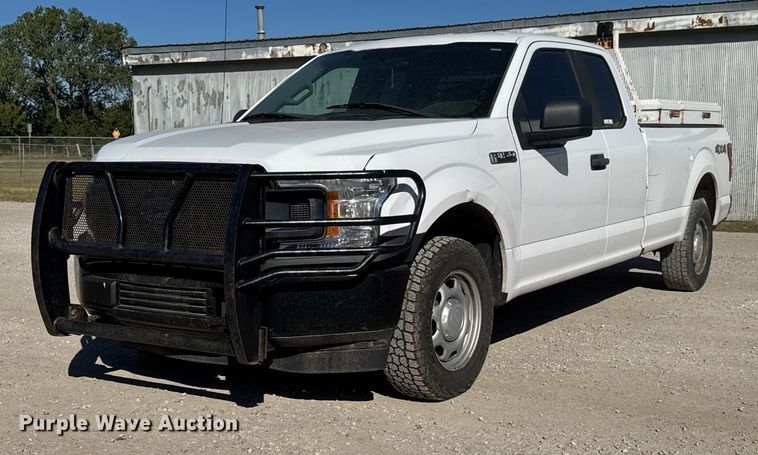 2018 Ford F150 XL SuperCab pickup truck - EM8460