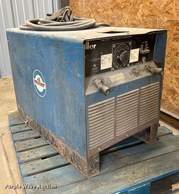 Miller SRH-303 welder - EM8482