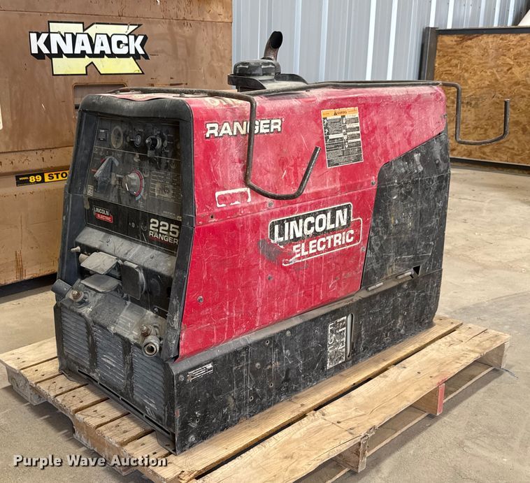 Lincoln Electric 225 Ranger welder/generator - EM8483