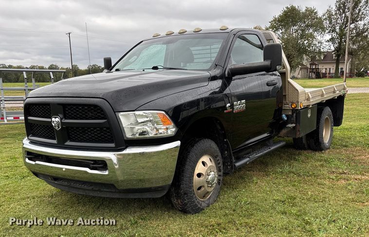2014 RAM 3500 flatbed pickup truck - EN5747