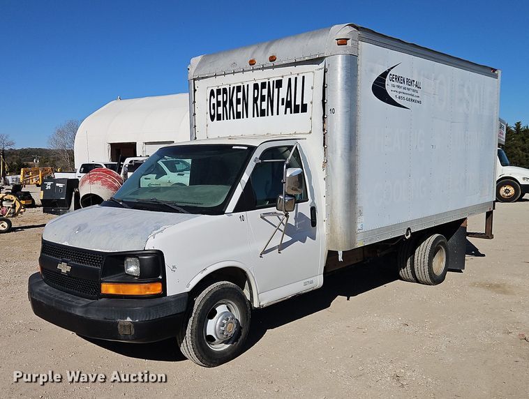 2006 Chevrolet Express G3500 box truck - EO4787