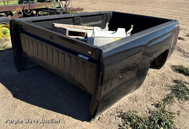 Chevrolet Silverado pickup truck bed - EP0833