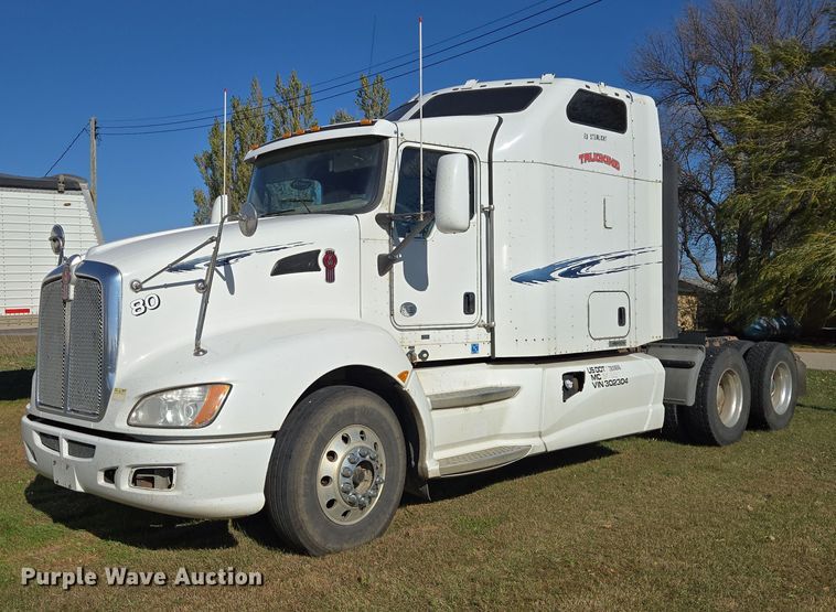 2012 Kenworth T660 semi truck - ES2516