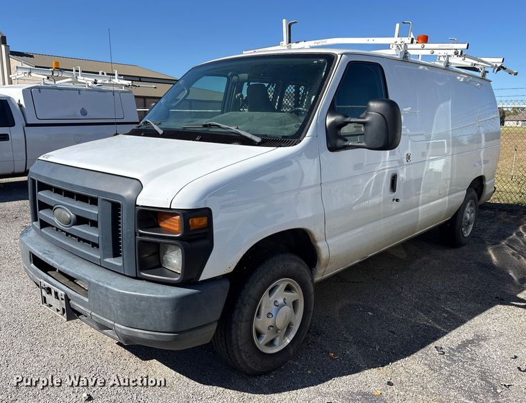 2014 Ford E150 van - ET7227