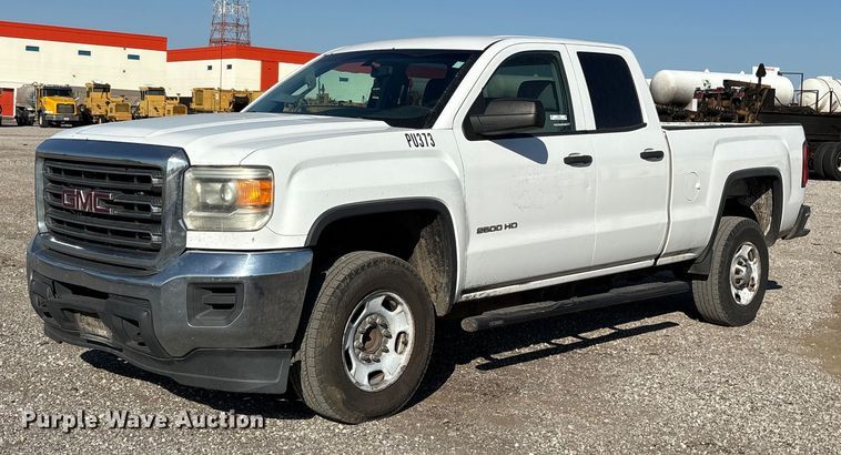 2015 GMC Sierra 2500HD Double Cab pickup truck - ET7256
