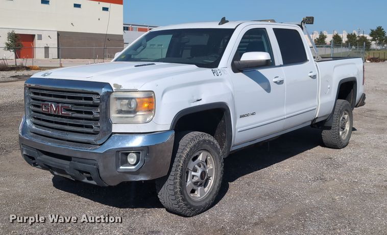 2015 GMC Sierra 2500HD Crew Cab pickup truck - ET7262